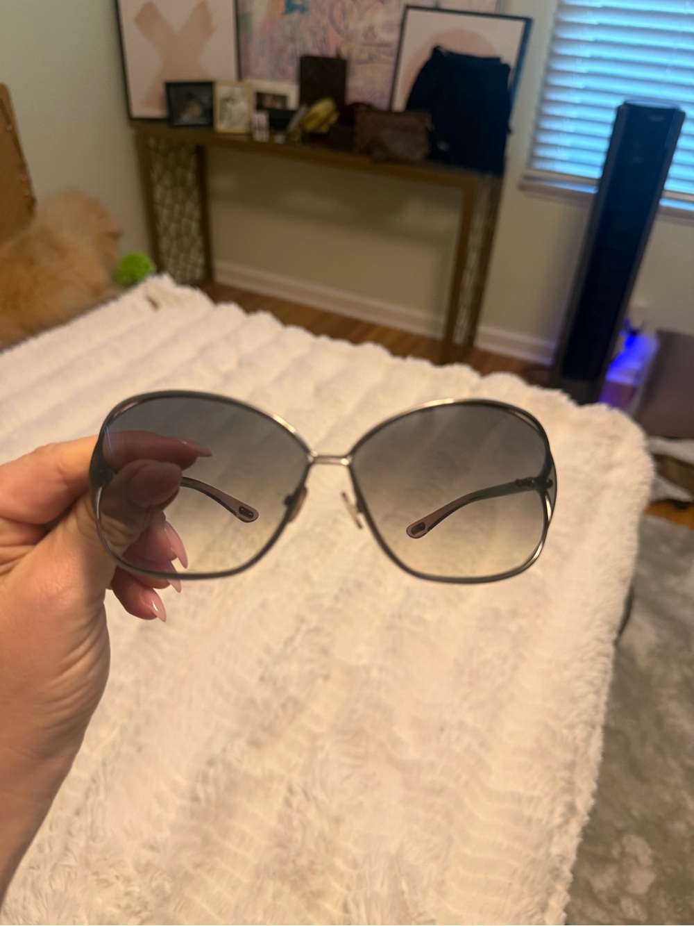 Tom Ford Oversized Gray Gradient Sunglasses - Picture 4 of 5